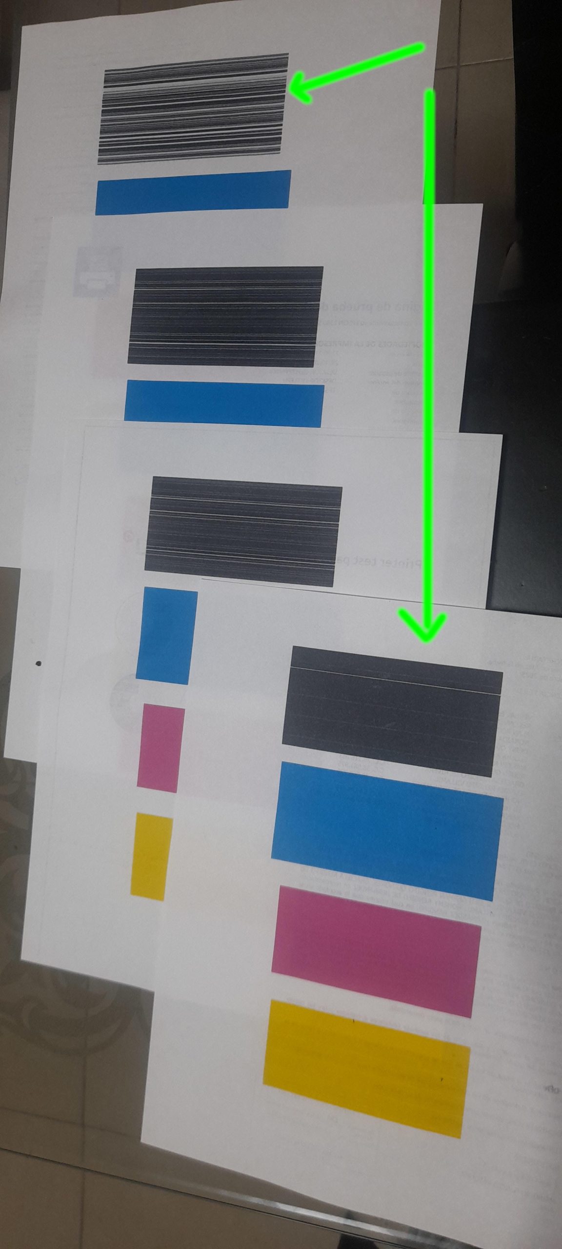 Aparecen rayas ó líneas blancas en las impresiones de EPSON